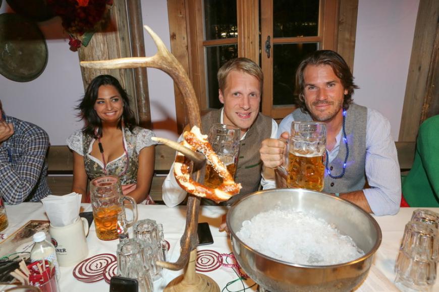 Oliver Pocher und der Ex-Tennis-Star Tommy Haas hatten sichtlich Spaß. Am Rande die angebliche
