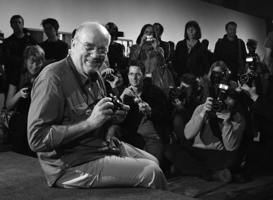 Am 3. September starb der legendäre Fotograf Peter Lindbergh im Alter von 74 Jahren. Lindbergh galt als einer der einflussreichsten Modefotografen der vergangenen 40 Jahre. Er prägte das
