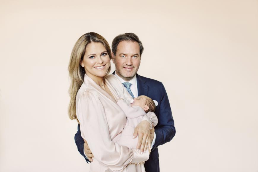 Nur wenige Tage nach der Taufe von Prinzessin Adrienne veröffentlichte Kungahuset die offiziellen Bilder des Familienfests.