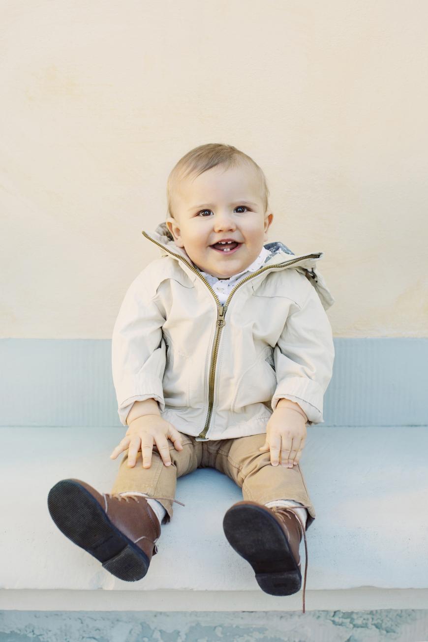 Da lacht er! Dieses süße Zahnlückenlächeln beschert uns Prinz Alexander. Anlässlich seines ersten Geburtstages veröffentlichte Kungahuset dieses Foto.