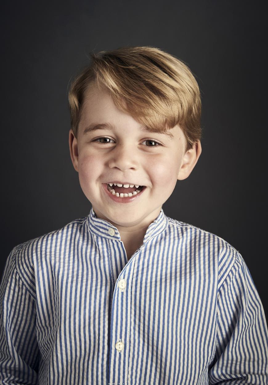 Anlässlich seines 4. Geburtstages am 22. Juli veröffentlichte der Palast dieses zuckersüße Foto. Happy Birthday, Prinz George!