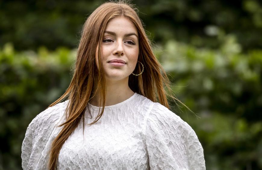 In ganz schön freizügiger Kleidung feierte Prinzessin Alexia eine wilde Party in Wales.