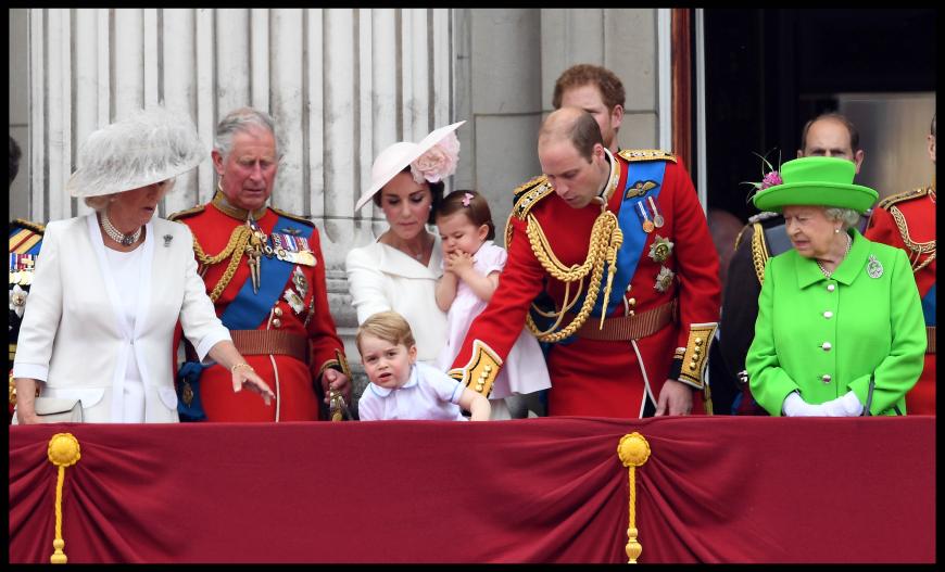 Bruder Prinz George macht dagegen Faxen.