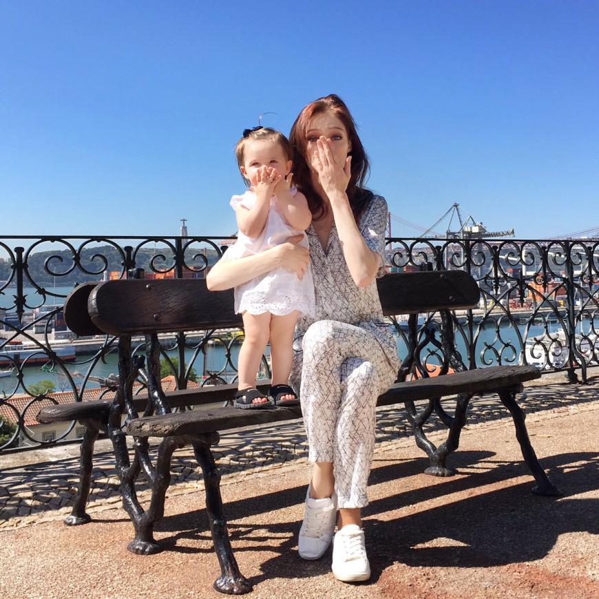 Nein, wie niedlich ist das denn! Die Tochter von Model Coco Rocha würden wir am liebsten adoptieren. Die kleine Ioni, die Ende März 2015 zur Welt kam, ist einfach zu süß.