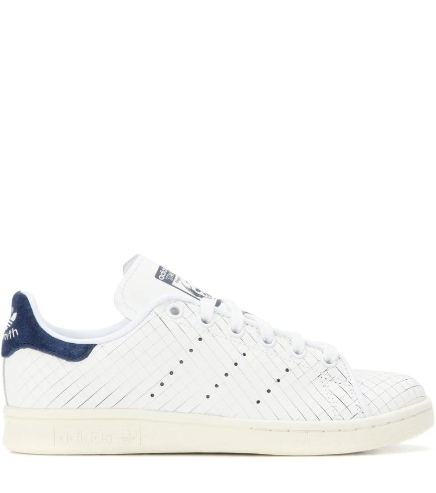 Weiße Sneaker sind seit Jahren Trend und bleiben es auch, vor allem der Stan Smith von Adidas! 84€ statt 120€ bei mytheresa.com. (Psst momentan gibt es bei mytheresa.com noch mal 20% Rabatt obendrauf!)