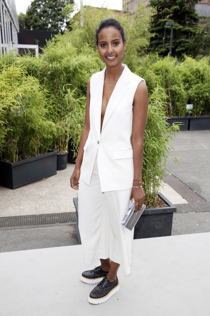 Wir lieben den All-White-Look von Sara Nuru!