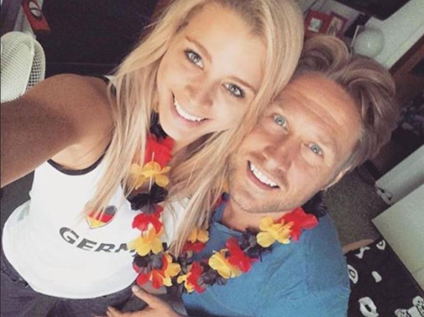 Ex-Bachelor-Kandidatin Saskia Atzerodt und ihr Liebster Nico Schwanz sind ebenfalls voll im Fußball-Fieber.
