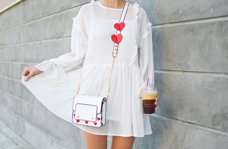 Noch lässt der Sommer auf sich warten. Trotzdem können wir schon die coolsten Kleider-Trends für die heißen Tage shoppen.