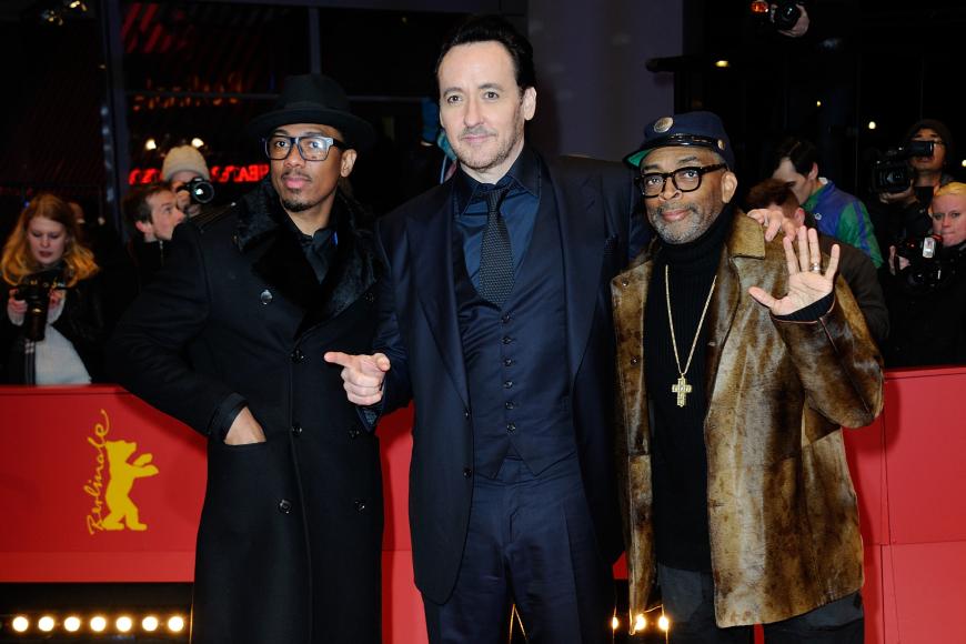 John Cusack mit Nick Cannon (l.) und Spike Lee (r.) bei der Premiere von