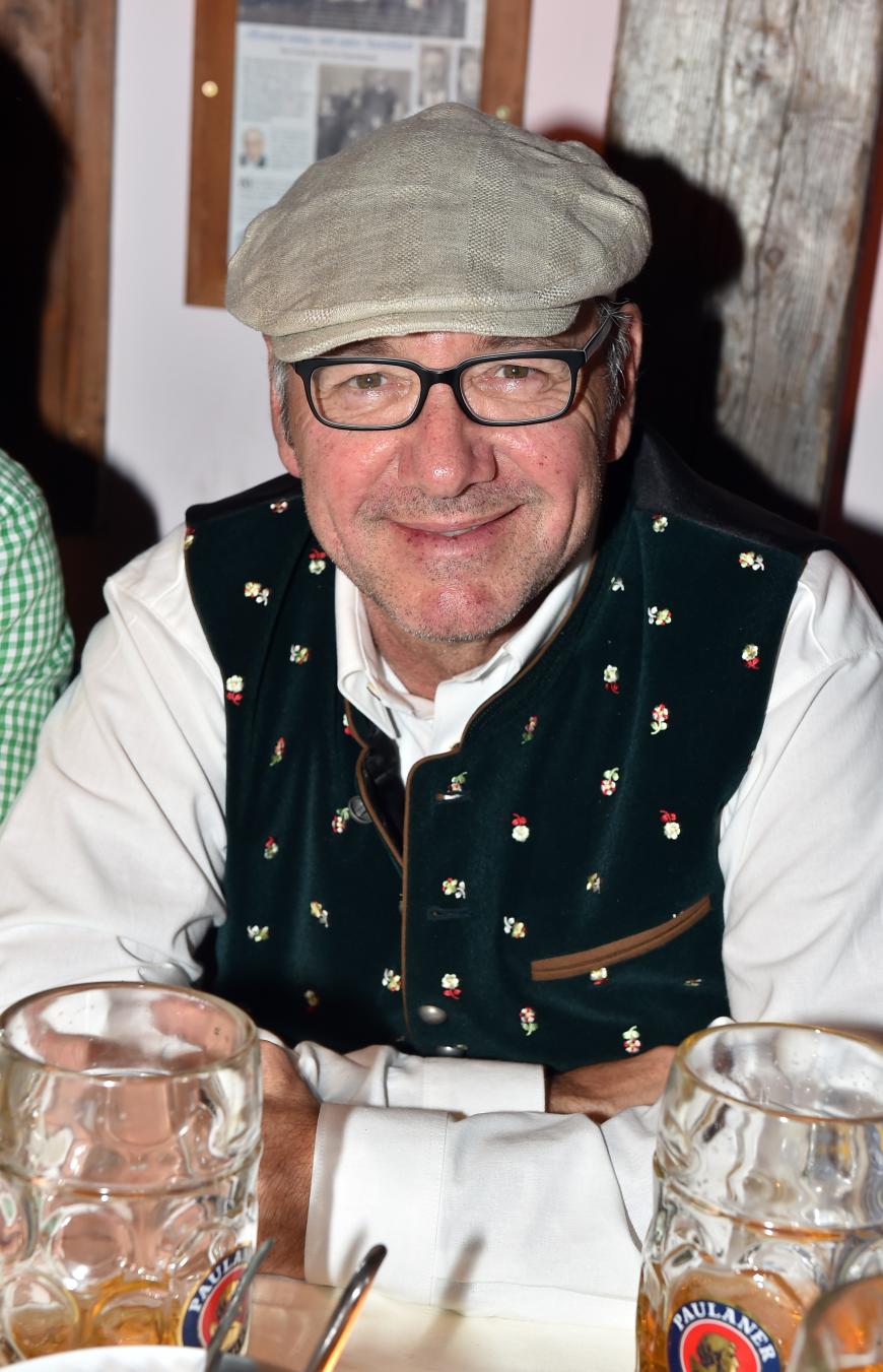 Das zweite Wiesn-Wochenende lockte sogar US-Star Kevin Spacey nach München.