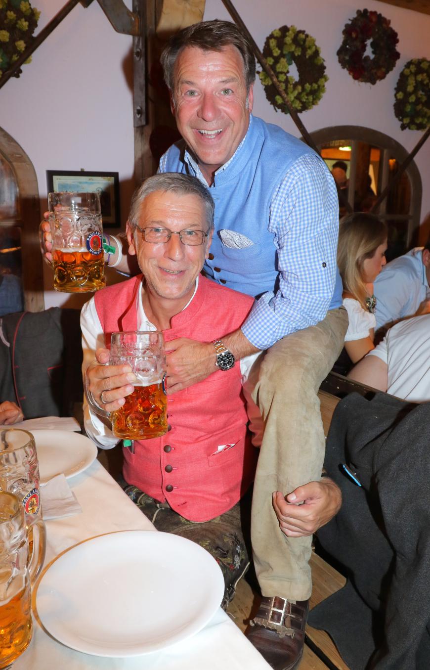 Guter Dinge: Patrick Lindner und sein Freund Peter Schäfer, l.