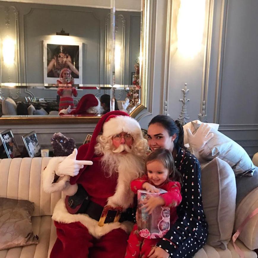 Auch Santa Claus hat Sophia und Tamara Ecclestone bereits einen Besuch abgestattet.