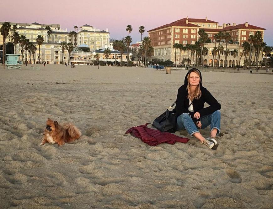 Mischa Barton entspannt am Strand von Kalifornien.