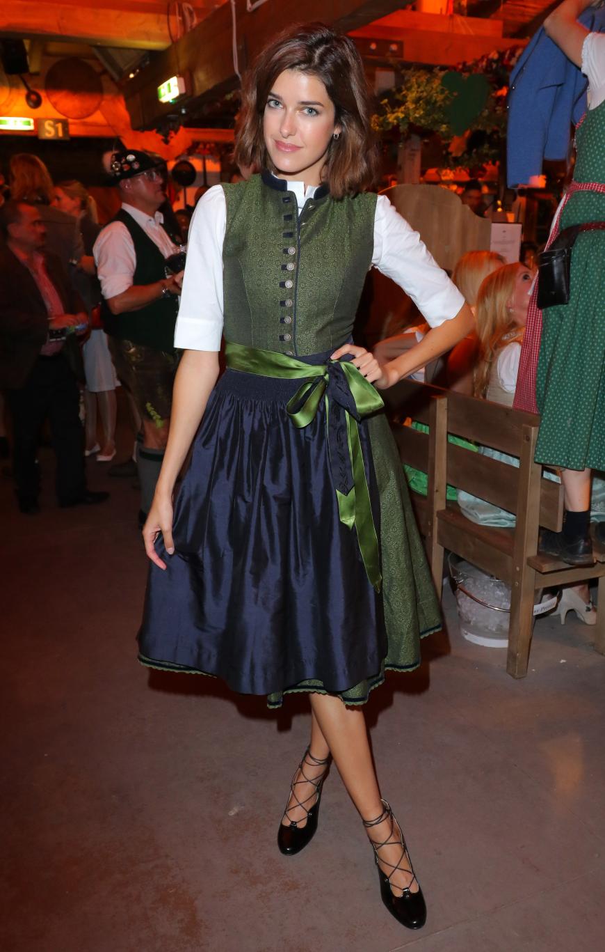 Ex-GNTM-Star Marie Nasemann posiert auf dem Oktoberfest