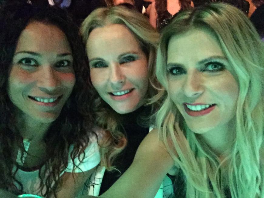 Neben Annabelle Mandeng und Katja Burkard warte ich gespannt auf die Fashion Show von Guido Maria Kretschmer.