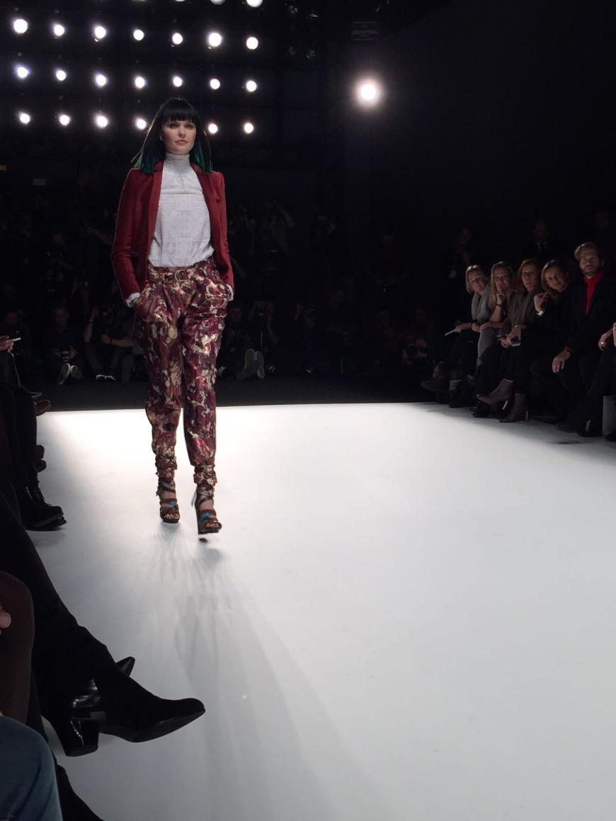 Bonnie Strange im lässigen Herbst-Outfit