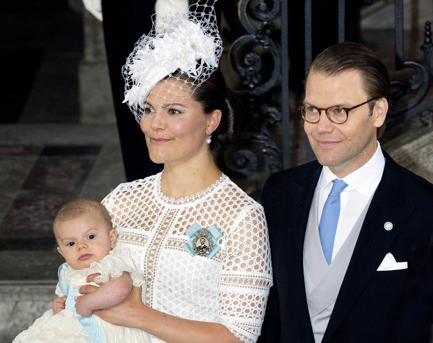 Stolze Eltern: Kronprinzessin Victoria und ihr Mann Daniel mit Taufkind Oscar