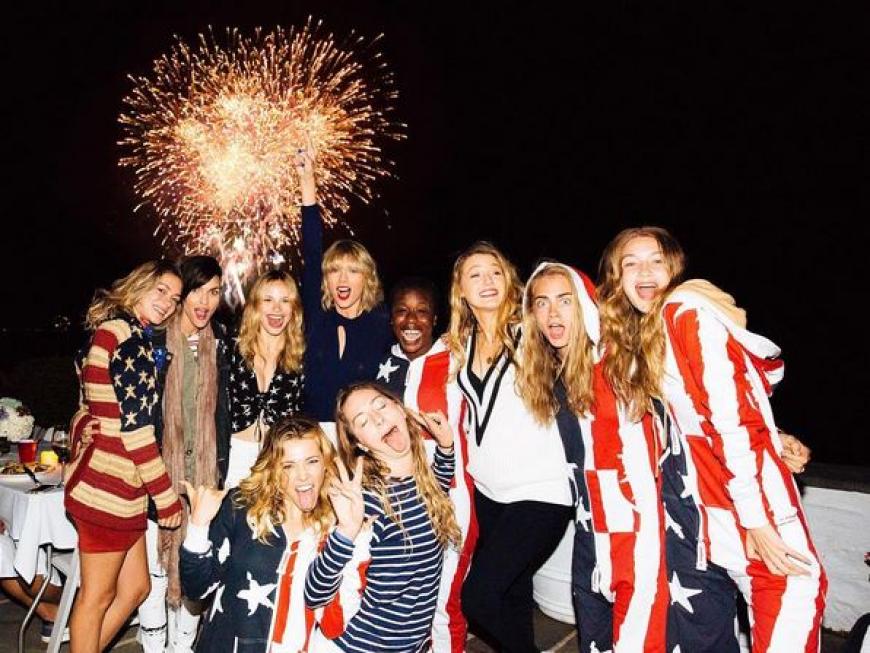 Taylor Swift weiß, wie es geht: Zum Independence Day hatte die Sängerin zu einer Mega-Party geladen, bei der auch Blake Lively, Gigi Hadid und Cara Delevigne nicht fehlen durften.