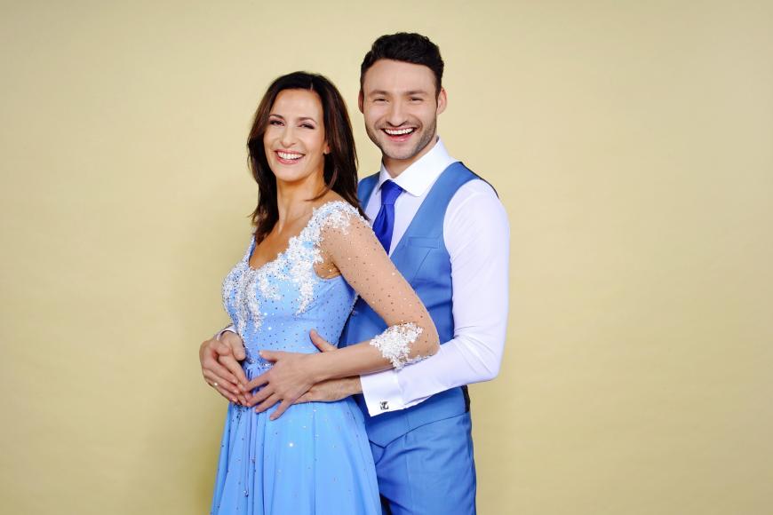 Ulrike Frank und ihr Tanzpartner Robert Beitsch
Das war's mit flotten Rythmen auf dem Tanzparkett: Die Schauspielerin und ihr Tanzpartner können in der sechsten Show nicht genügend Punkte sammeln und müssen