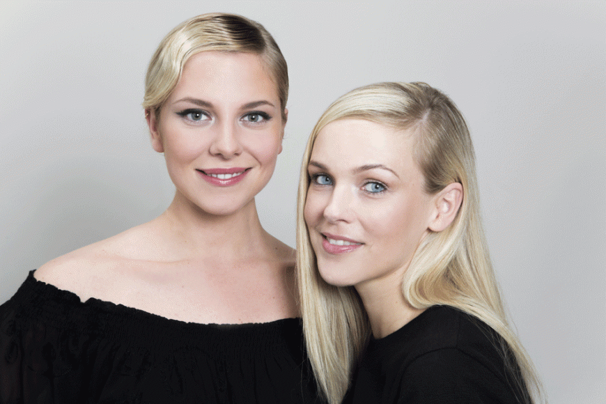 Team Blond: Schauspielerin Valentina Pahde und IN-Beauty-Redakteurin Simone Kalus beim Shooting in Berlin