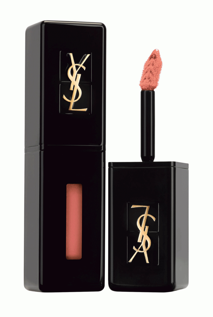 „Vernis à Lèvres Vinyl Cream“ von Yves Saint Laurent, in „Nude Pulse“, ca. 33 Euro