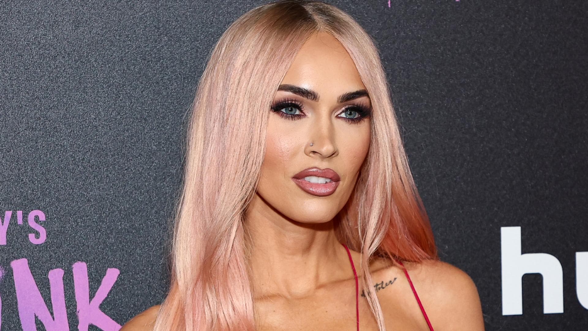 Makeup Das sind die 3 besten Foundations bei Akne