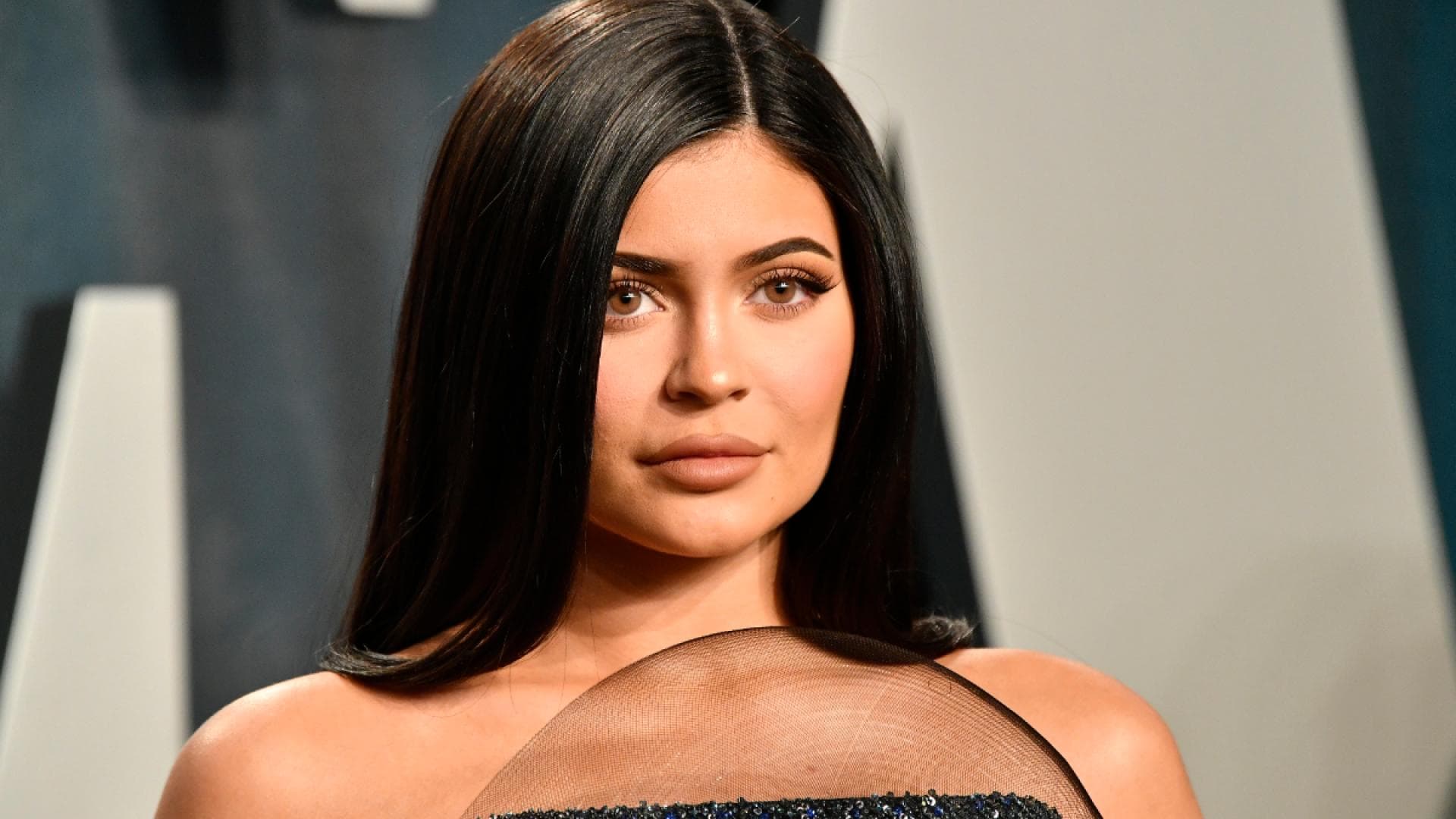 "Get a MultiDimensional Wow Effect with Kylie Cosmetics' Kylash Volume