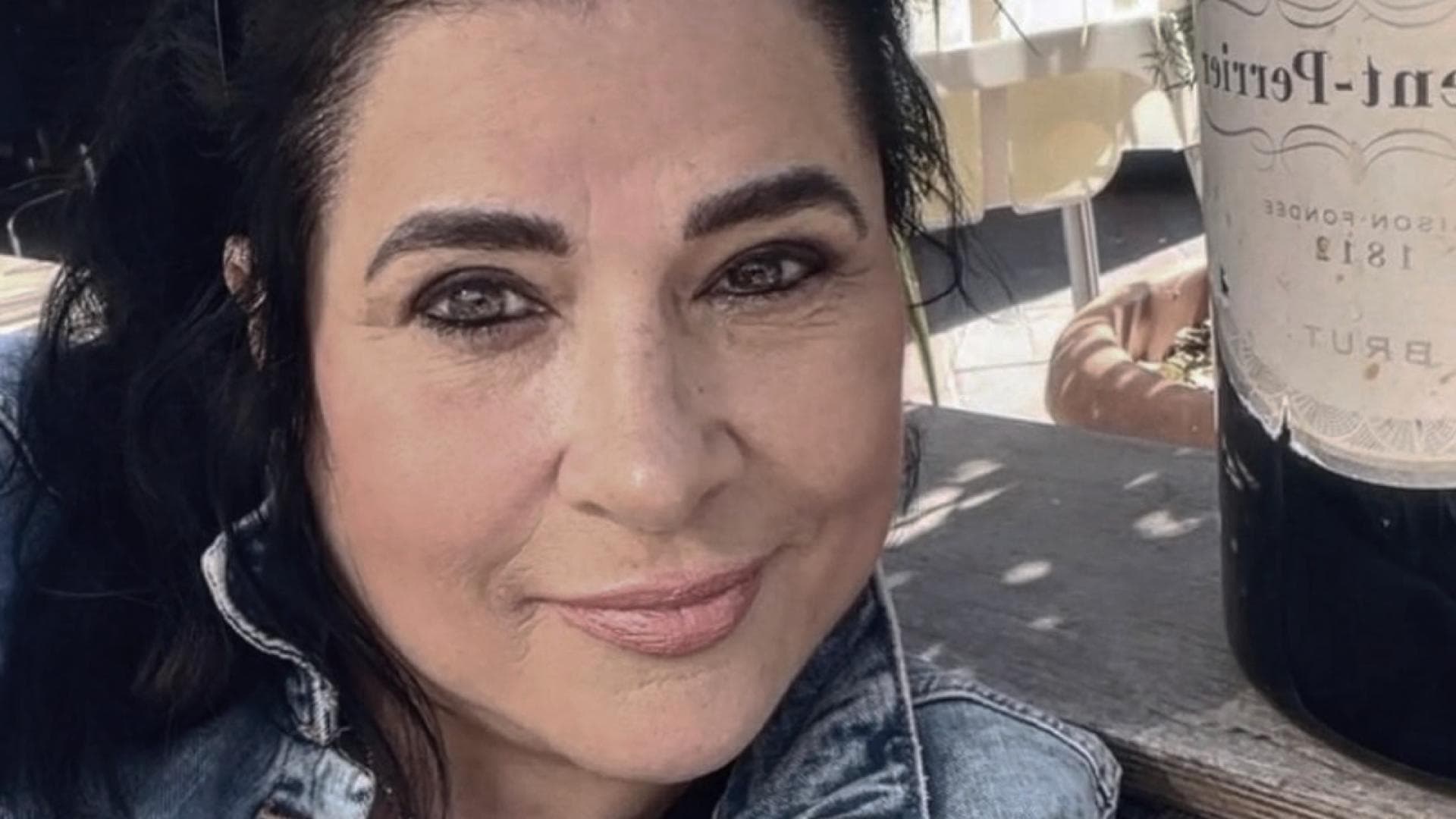 Iris Klein Ihr Freund schreibt mit anderen Frauen Ihre Reaktion überrascht!