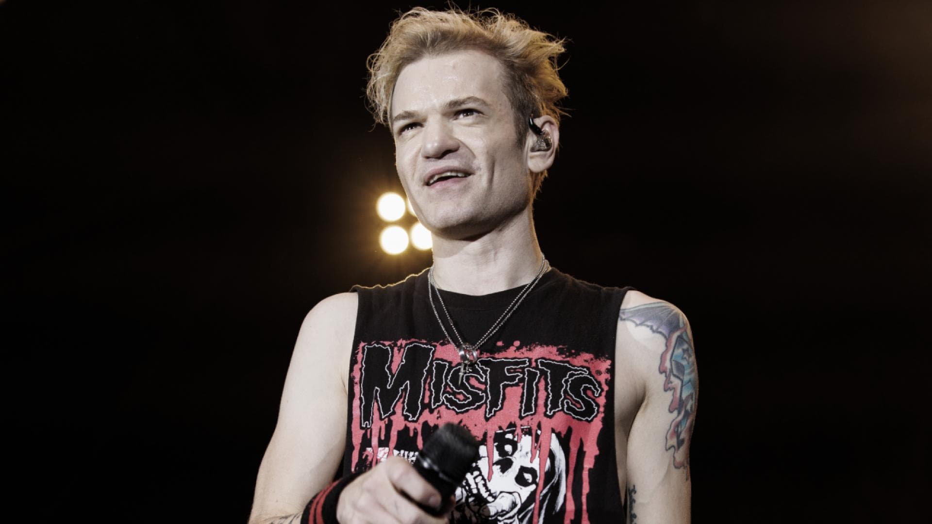 Deryck-Whibley-Notaufnahme-Wie-ernst-steht-es-um-den-Sum-41-S-nger-