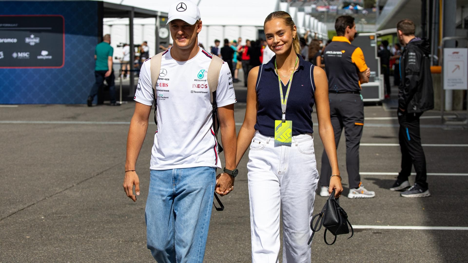 Mick Schumacher: Verdächtiger Ring - Verlobung mit Freundin Laila?