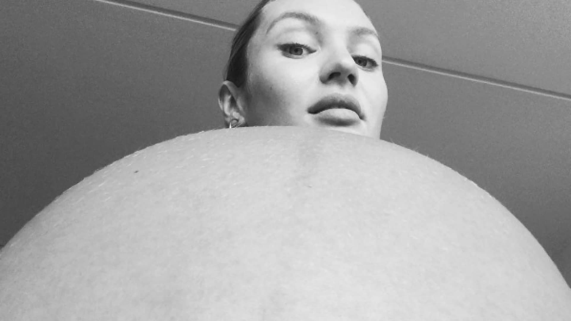 ...wie nicht zu übersehen ist! | Kurz vor der Geburt: So riesig ist der