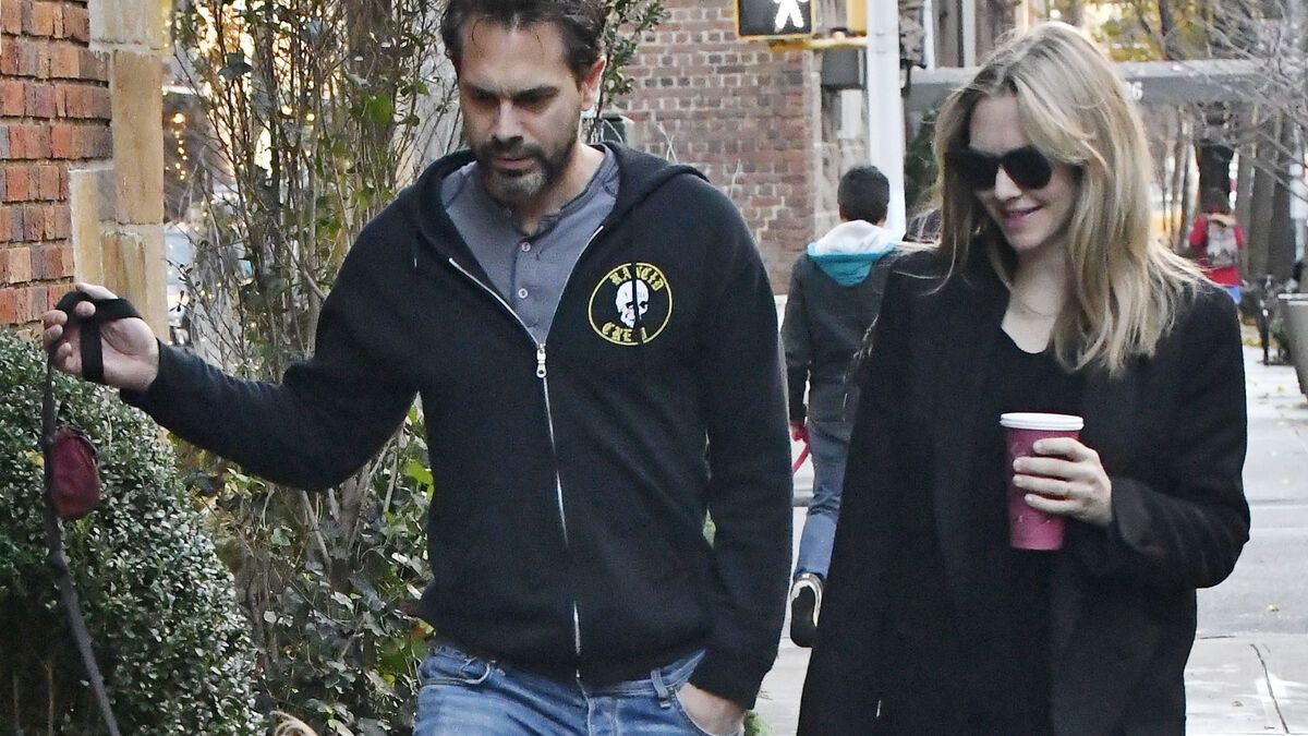 Amanda seyfried und ihr verlobter thomas sadoski sind seit märz offiziell ein paar, doch jetzt ist. Amanda Seyfried Schwanger . Babybauch inkognito! Amanda Seyfried zeigt sich das 1. Mal ...