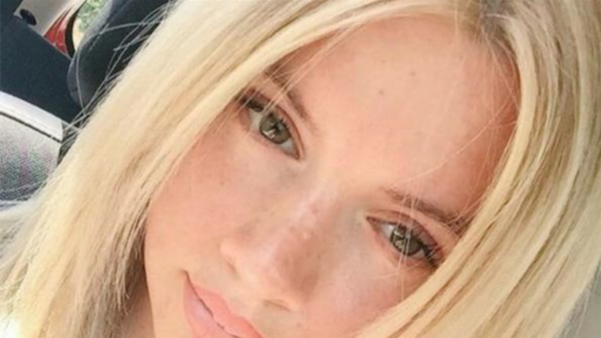 Shirin David ohne Make-up und Perücke