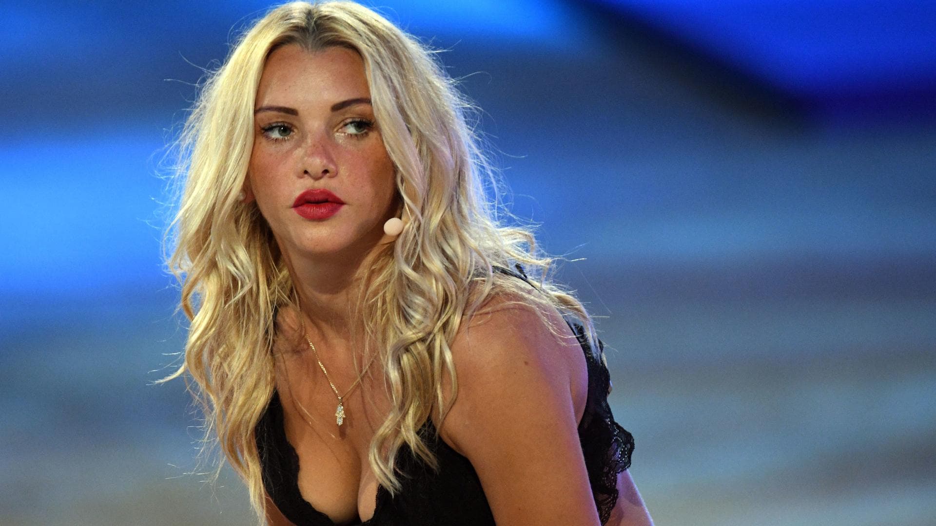 promi big brother so reagiert evelyn