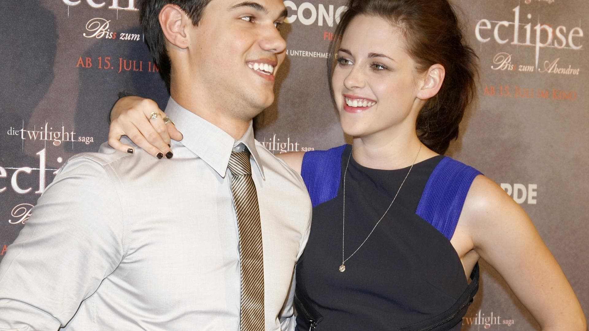 Get Taylor Lautner Freundin 2019 Gif