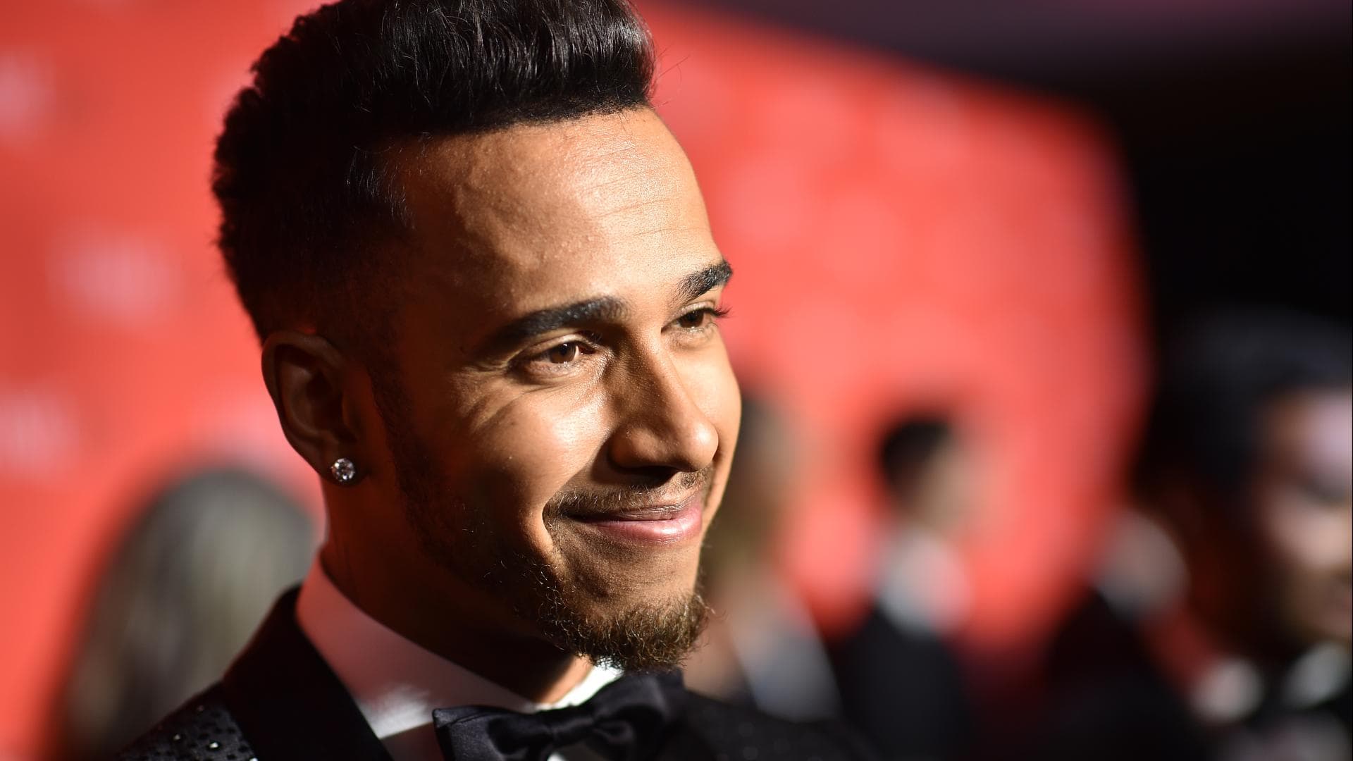 Lewis Hamilton Ist Dieses Sexy Nacktmodel Seine Neue