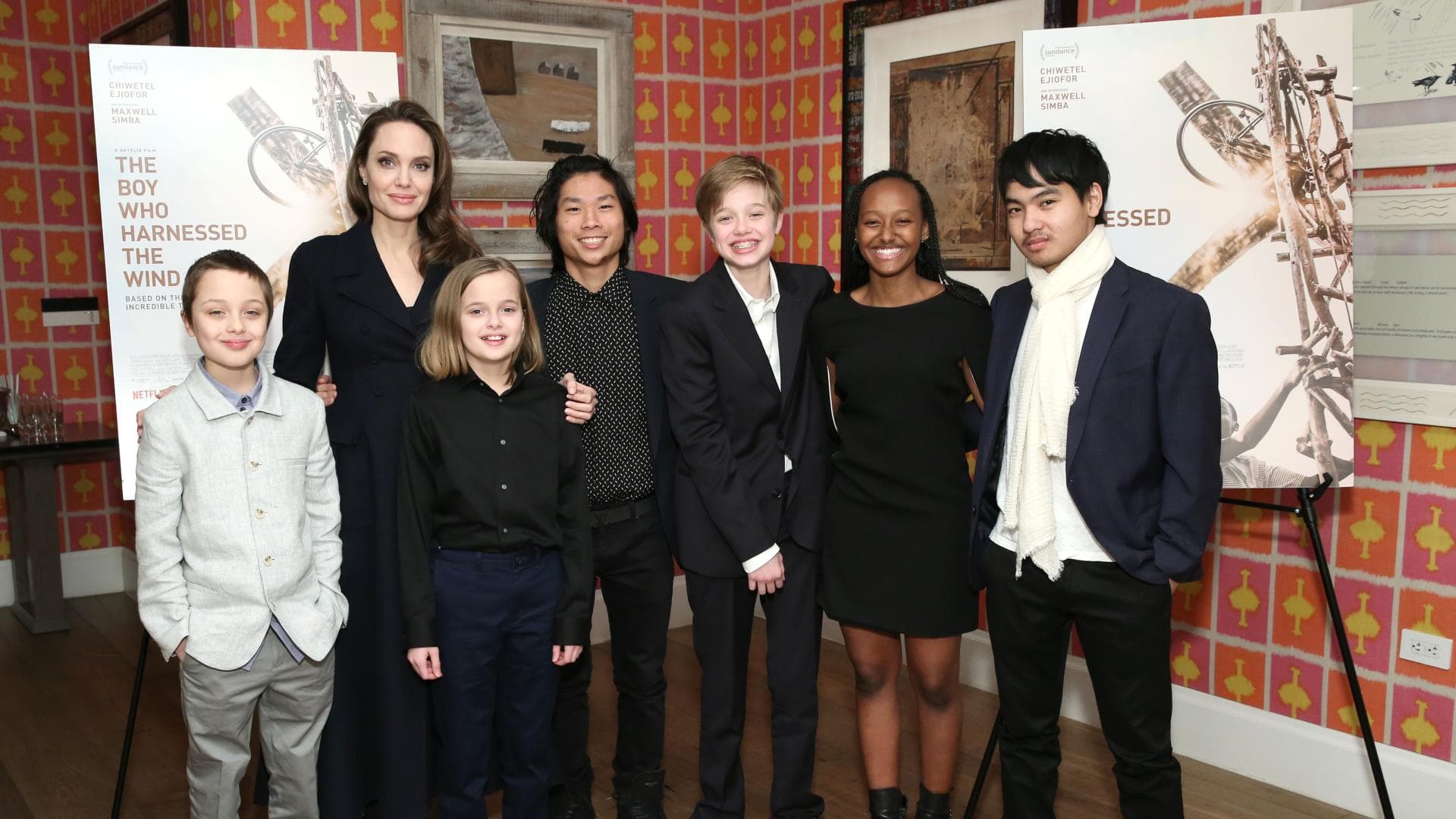 Zusammen mit brad pitt und den sechs kindern maddox, zahara, pax, shiloh, knox und vivienne lebt sie in den usa und in frankreich. Angelina Jolie: "Meine Kinder mussten viel durchmachen"