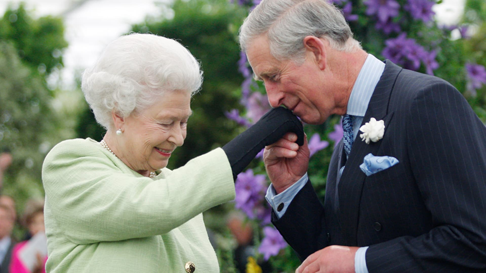 Prinz Charles hat Corona: Hat er die Queen doch angesteckt?