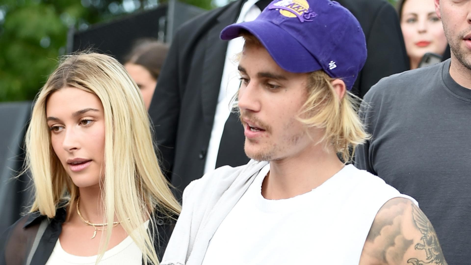 View Justin Bieber Frau 2020 Background