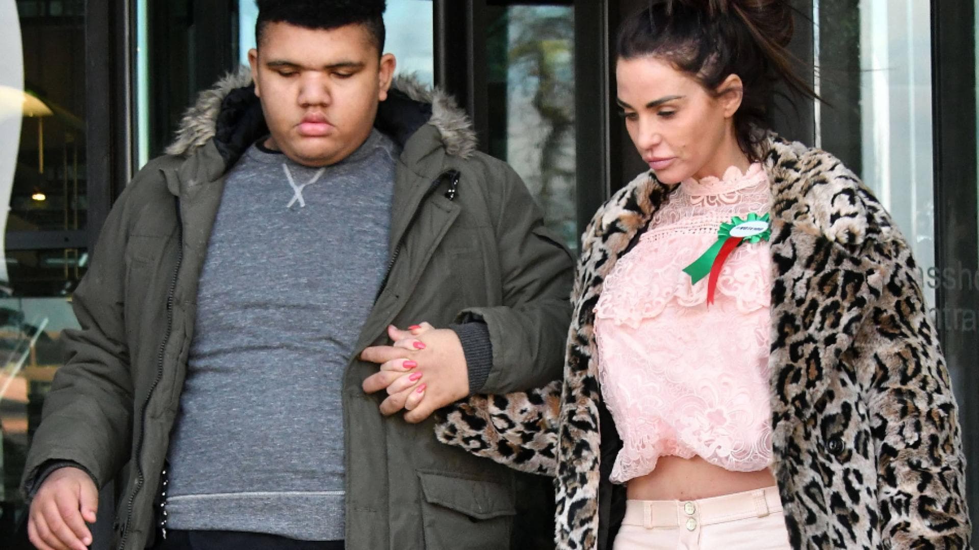 pics Katie Price 2020 katie price krankenhaus schock um sohn