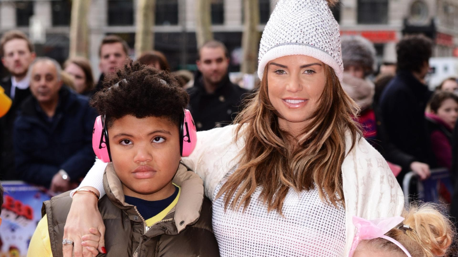 picture Katie Price 2020 katie price uber ihren sohn