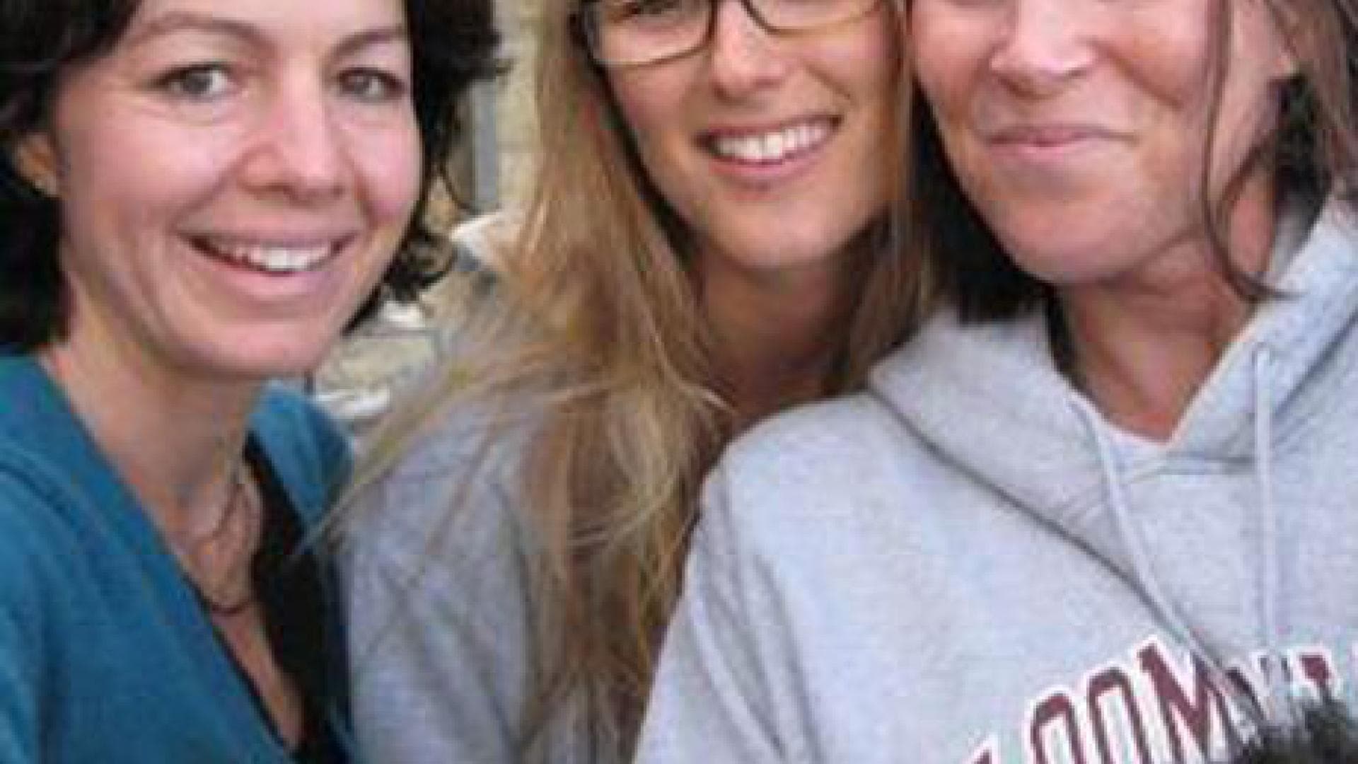 Jasmine (Mitte) studierte am Paul Walkers Freundin Wer ist Jasmine PilchardGosnell