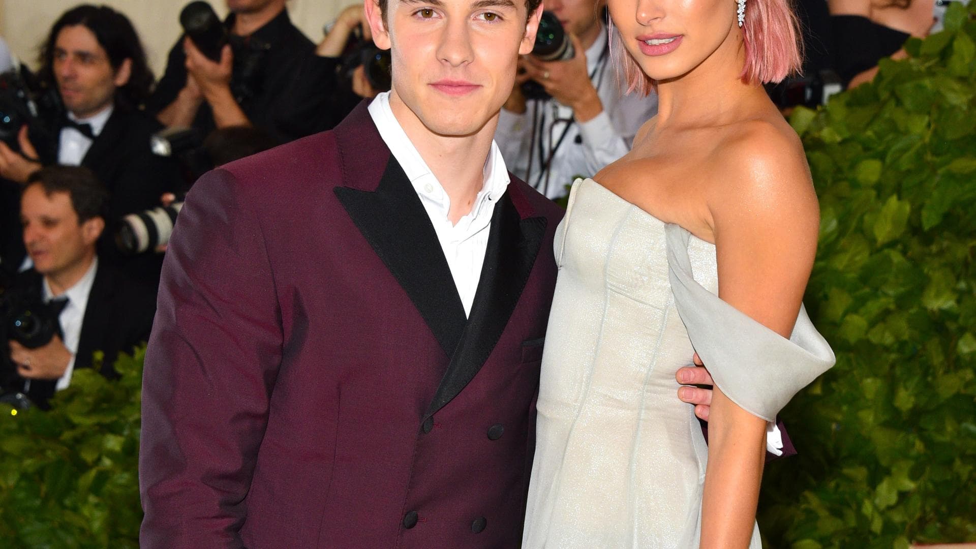 Hailey Baldwin & Shawn Mendes Süßes PaarDebüt auf der MetGala