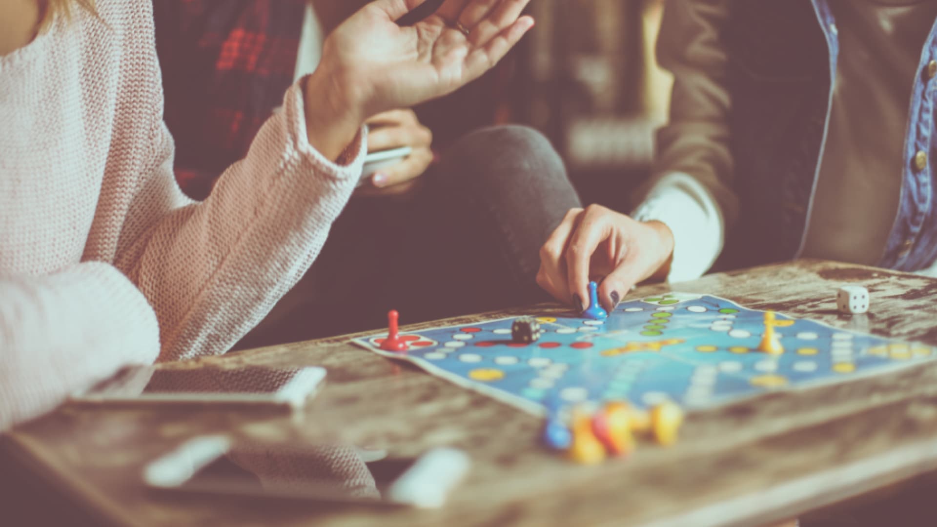 Die 10 besten Gesellschaftsspiele für Familien & Paare