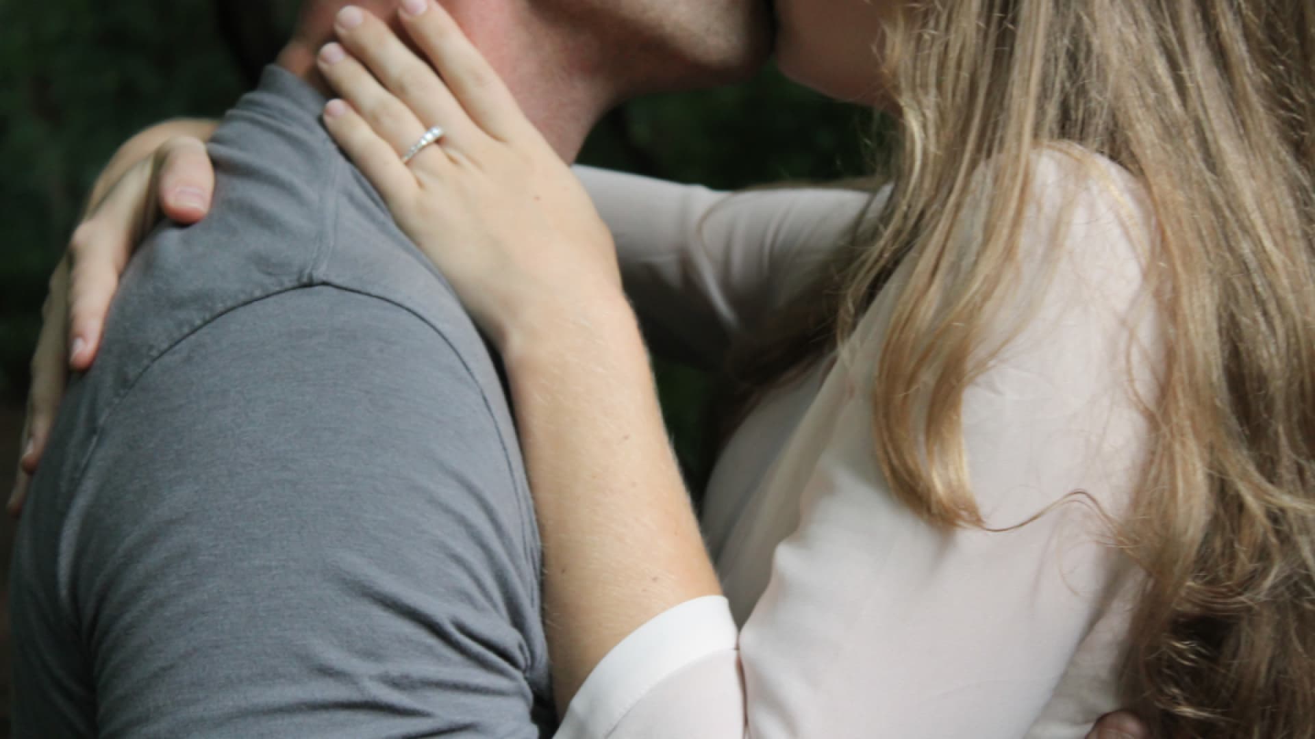 Beziehung Tragische Liebe! "Bin mit dem Vater meiner besten Freundin