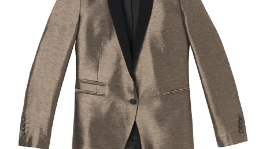 Glänzender Blazer mit schwarzem Revers von The Kooples, ca. 365 Euro Glänzender Blazer mit schwarzem Revers von The Kooples, ca. 365 Euro