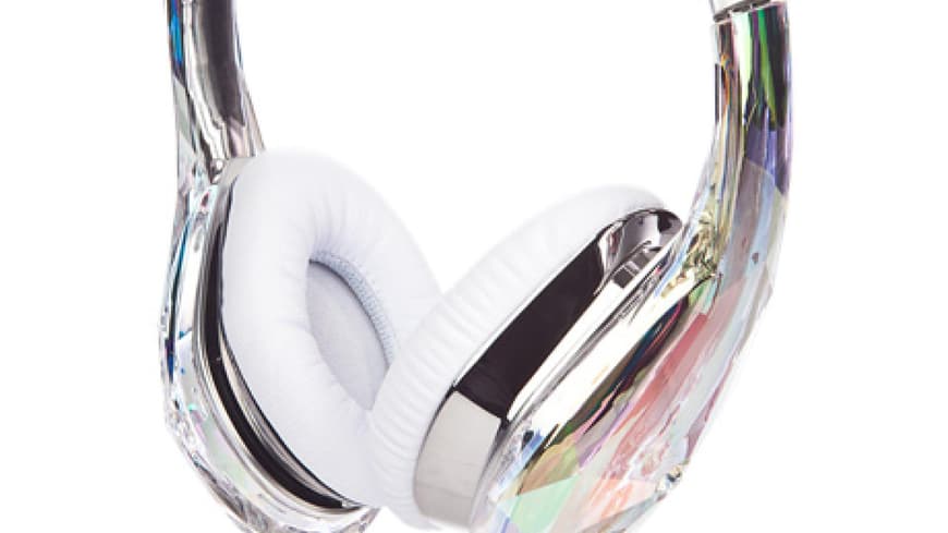 27. Juli 2012: Ein Satz heiße Ohren gefällig? Mit den ultra-coolen Headphones von Monster in schimmernder Juwelen-Optik kein Problem! Gesehen bei Fashionation (Peek & Cloppenburg Berlin, Stuttgart und Wien), ca. 290 Euro 27. Juli 2012: Ein Satz heiße Ohren gefällig? Mit den ultra-coolen Headphones von Monster in schimmernder Juwelen-Optik kein Problem! Gesehen bei Fashionation (Peek & Cloppenburg Berlin, Stuttgart und Wien), ca. 290 Euro