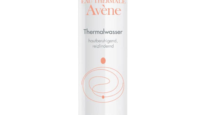 An heißen Tagen räkelt man sich gerne in der Sonne. Darauf reagiert die Haut schnell beleidigt. Um sie nach dem Sonnenbad zu beruhigen einfach das Thermalspray von Avéne aufsprühen. Dank natürlicher Mineralien und Spurenelementen beruhigt, erfrischt und kühlt er gleichzeitig! An heißen Tagen räkelt man sich gerne in der Sonne. Darauf reagiert die Haut schnell beleidigt. Um sie nach dem Sonnenbad zu beruhigen einfach das Thermalspray von Avéne aufsprühen. Dank natürlicher Mineralien und Spurenelementen beruhigt, erfrischt und kühlt er gleichzeitig!