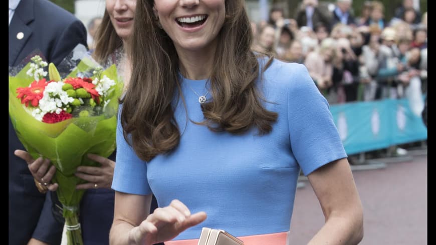 Lady in Grey: Duchess Kate strahlt ... | Herzogin Kate ...