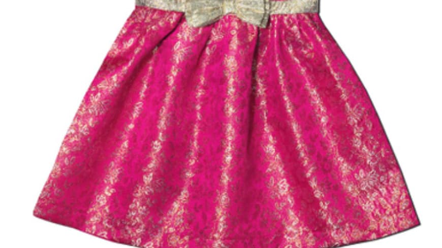 Es ist rosa, sieht aus wie ein Prinzessinnen-Kleid und hat eine goldene Schleife! Jeeedes Mädchen wünscht sich doch sowas. Das Kleid gibt es bei H&M für ca. 25 Euro Es ist rosa, sieht aus wie ein Prinzessinnen-Kleid und hat eine goldene Schleife! Jeeedes Mädchen wünscht sich doch sowas. Das Kleid gibt es bei H&M für ca. 25 Euro
